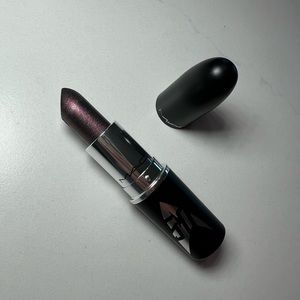 MAC Star Trek Collection Frost Lipstick (Kling-It-On)